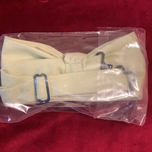 Fashion & Classic Cream Ivory Linen Pre-Tied Set of Bow Ties New in Boxes - Picture 3 of 5